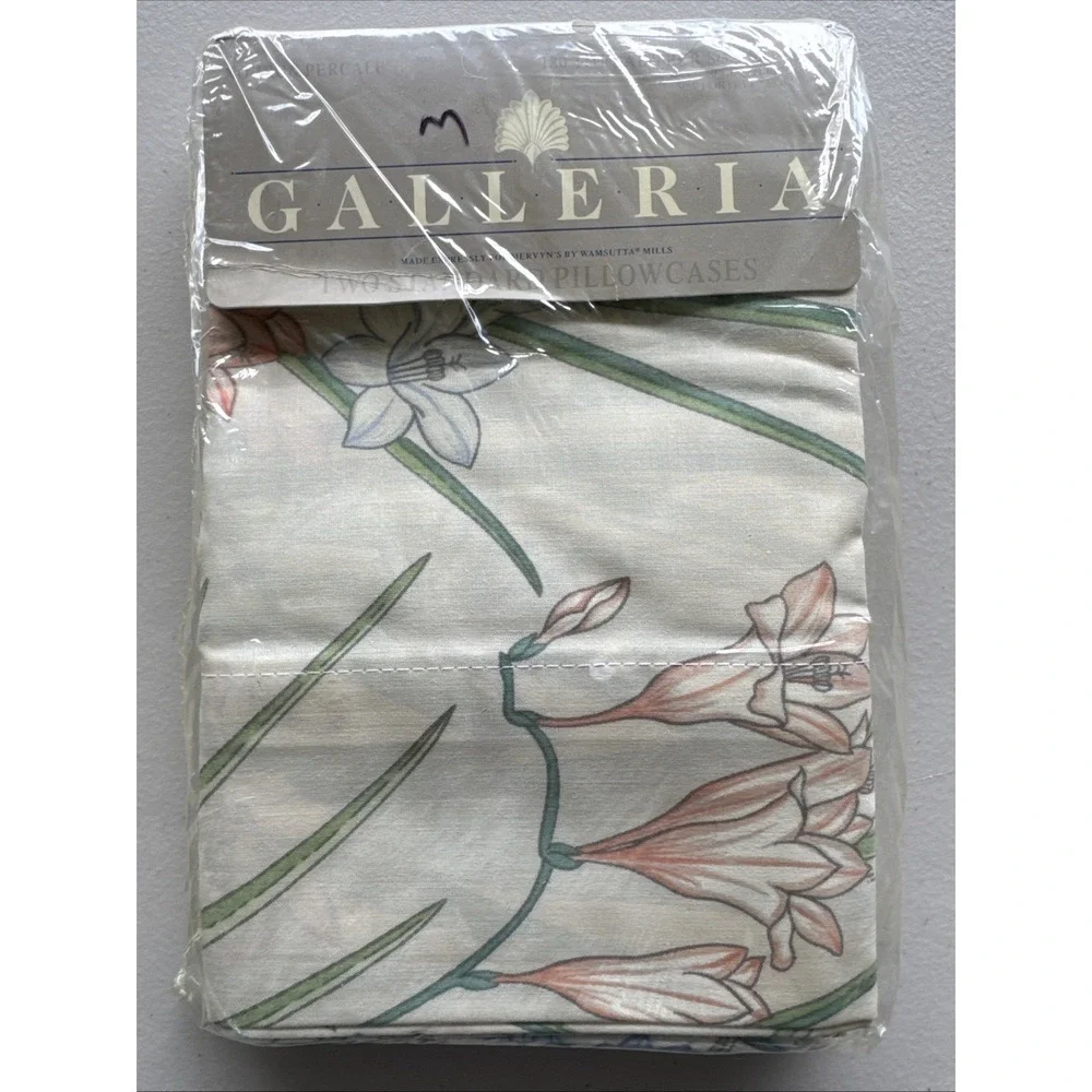 Vtg Galleria‎ Freesia 2 Standard Pillowcases Floral Print 180TC No Iron USA